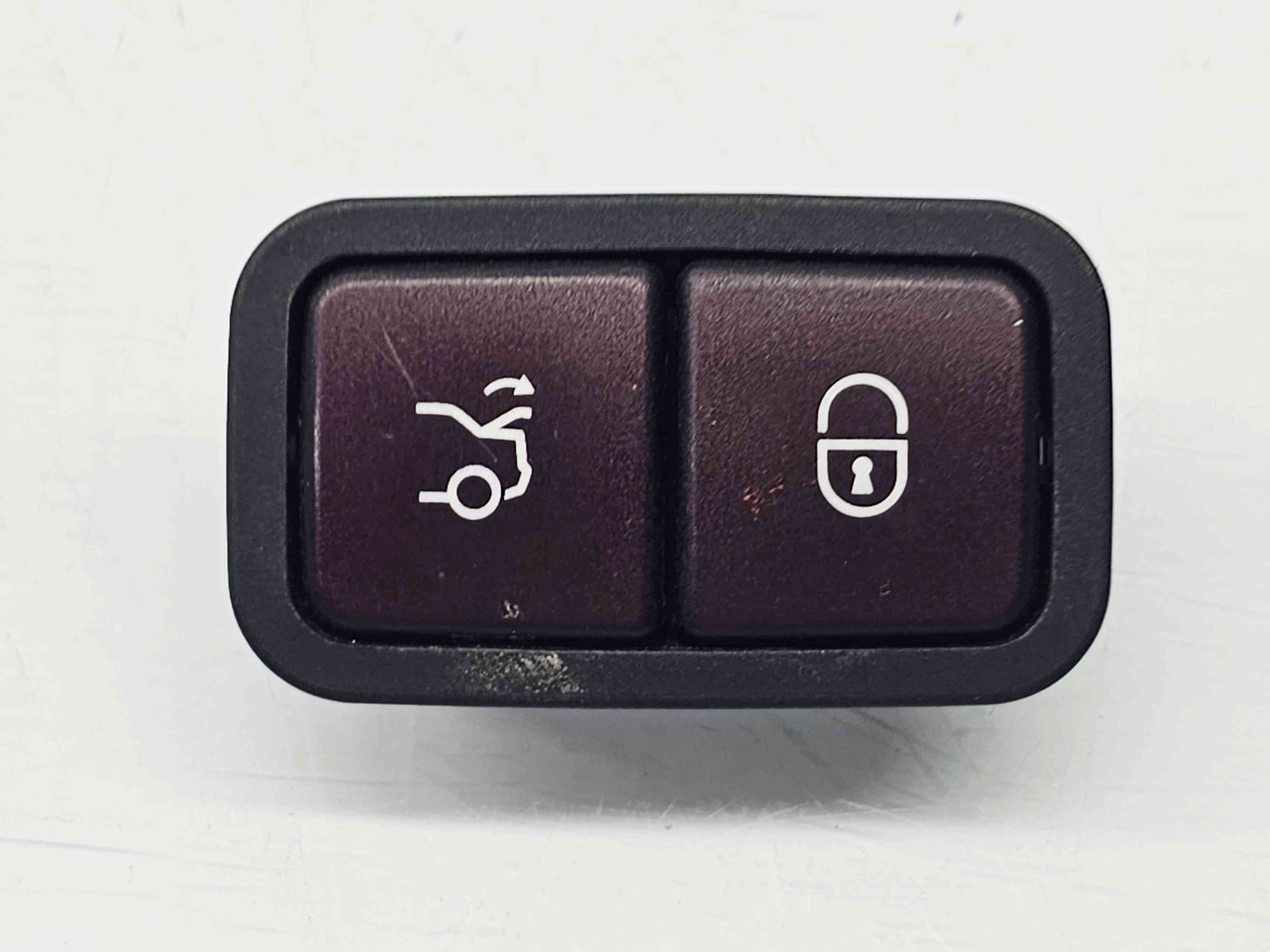 Buton deschidere portbagaj Mercedes Clasa C (W205) [Fabr 2014-prezent] A2208211479 - imagine 1