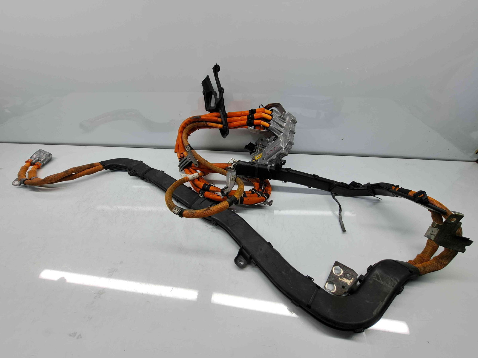 Cablu conector motor hibrid Mercedes Clasa C (W205) [Fabr 2014-prezent] A2055452428 - imagine 1