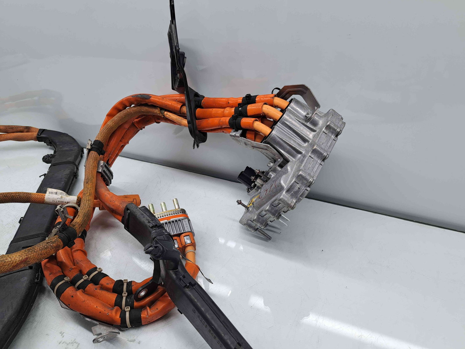 Cablu conector motor hibrid Mercedes Clasa C (W205) [Fabr 2014-prezent] A2055452428 - imagine 2