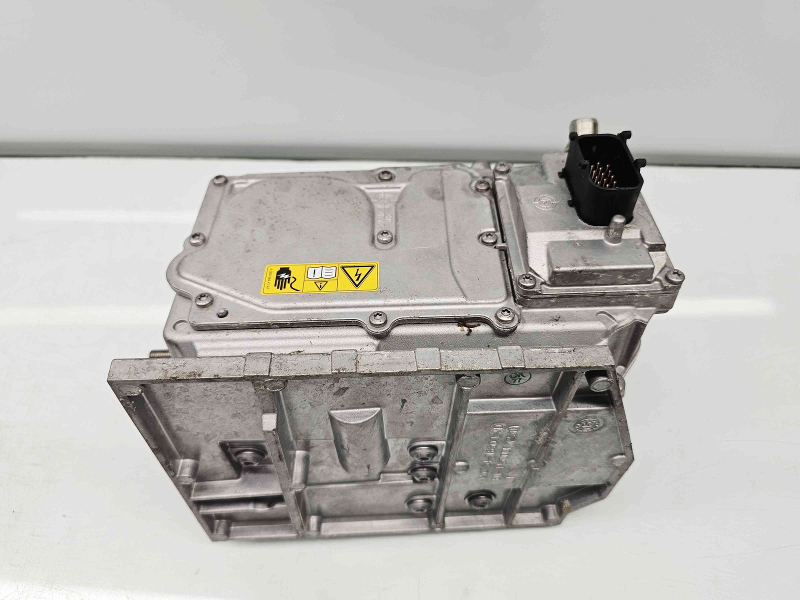 Convertizor de tensiune Mercedes Clasa C (W205) [Fabr 2014-prezent] A2059006515 - imagine 6