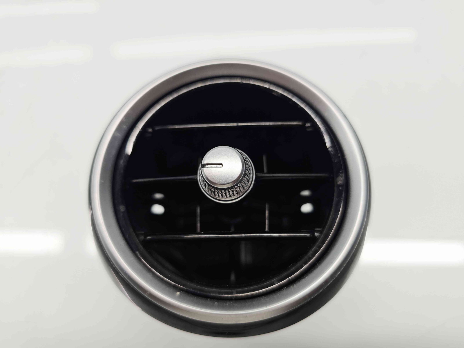 Grila aerisire centrala Mercedes Clasa C (W205) [Fabr 2014-prezent] A2056300201 - imagine 1