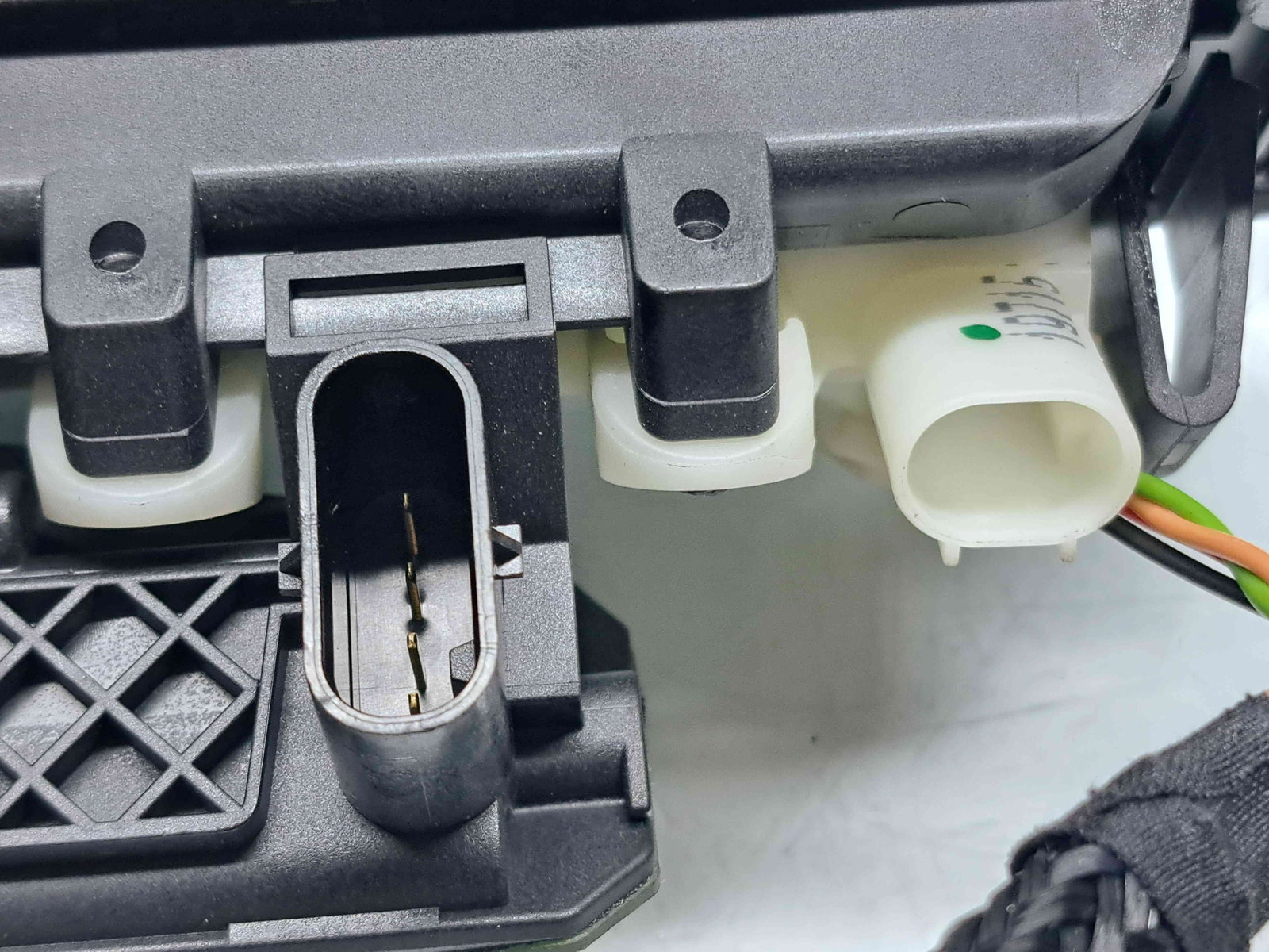 Maner haion Mercedes Clasa C (W205) [Fabr 2014-prezent] A2227500893 - imagine 4