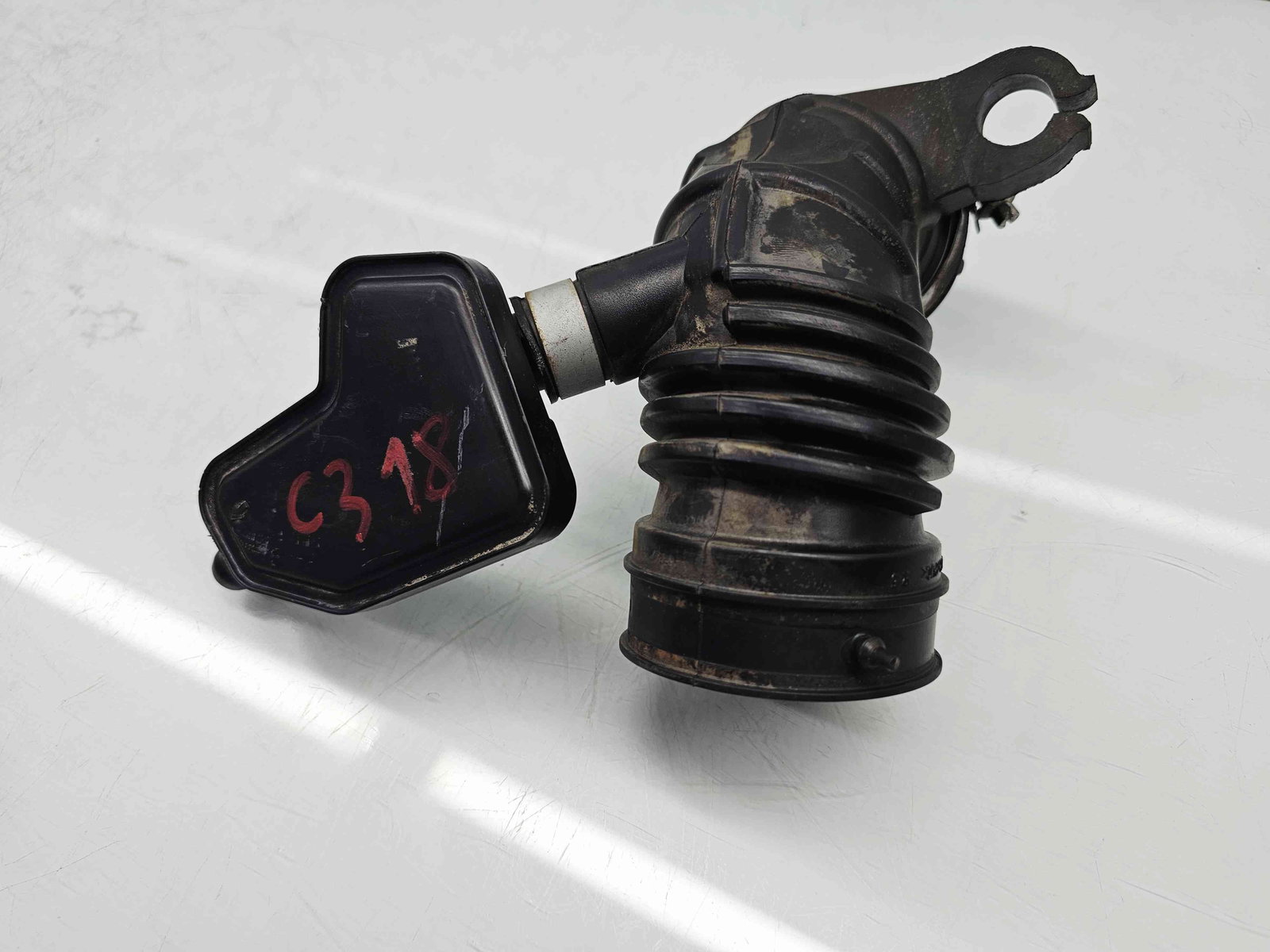 Tub admisie aer Dacia Jogger facelift [Fabr 2021-2025] 165783316R 1.6 Hib H4M632 84KW / 114CP - imagine 2