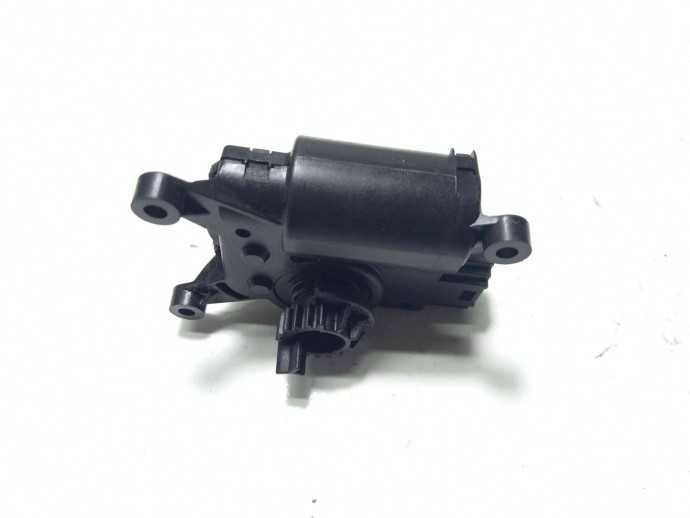 Motoras clapeta aeroterma bord 5Q0907511K Skoda Octavia 1.6 CLHA 2012-2022