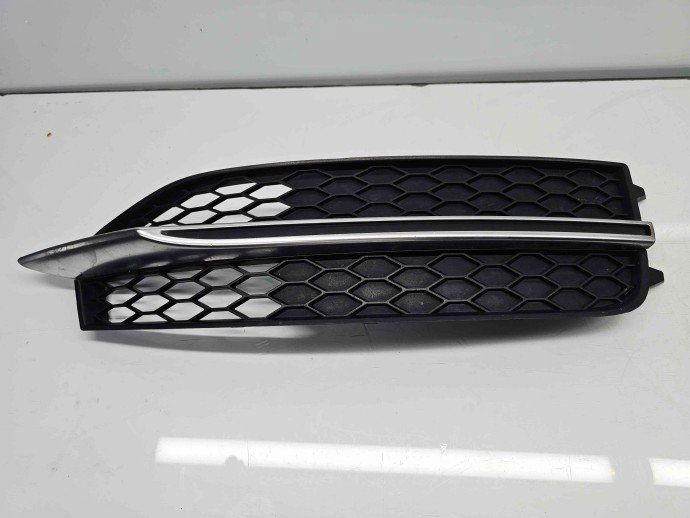 Grila proiector dreapta Audi A7 Sportback (4GA) [Fabr 2011-2017] 4G8807682D