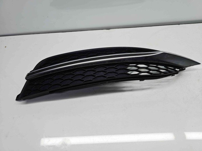 Grila proiector dreapta Audi A7 Sportback (4GA) [Fabr 2011-2017] 4G8807682D