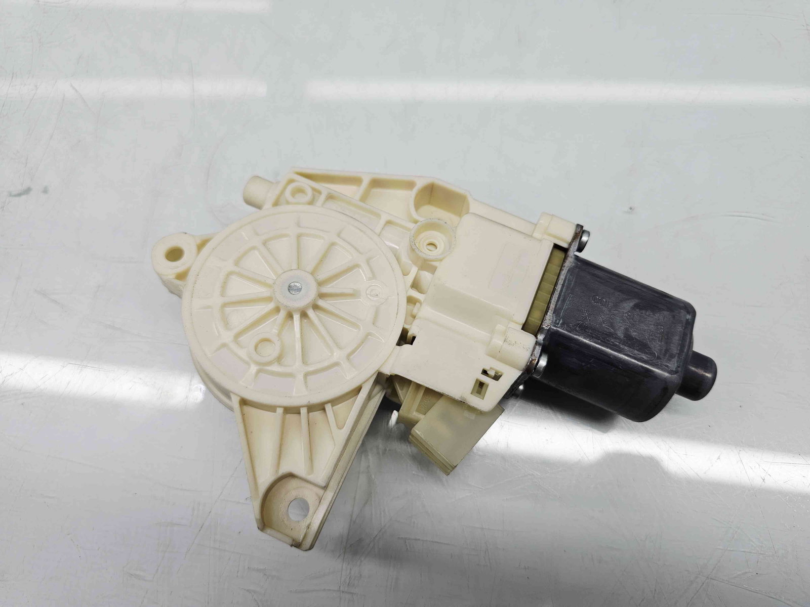 Motoras geam dreapta spate Mercedes Clasa E (W212) AMG [Fabr 2009-2016] A2048200642 - imagine 3