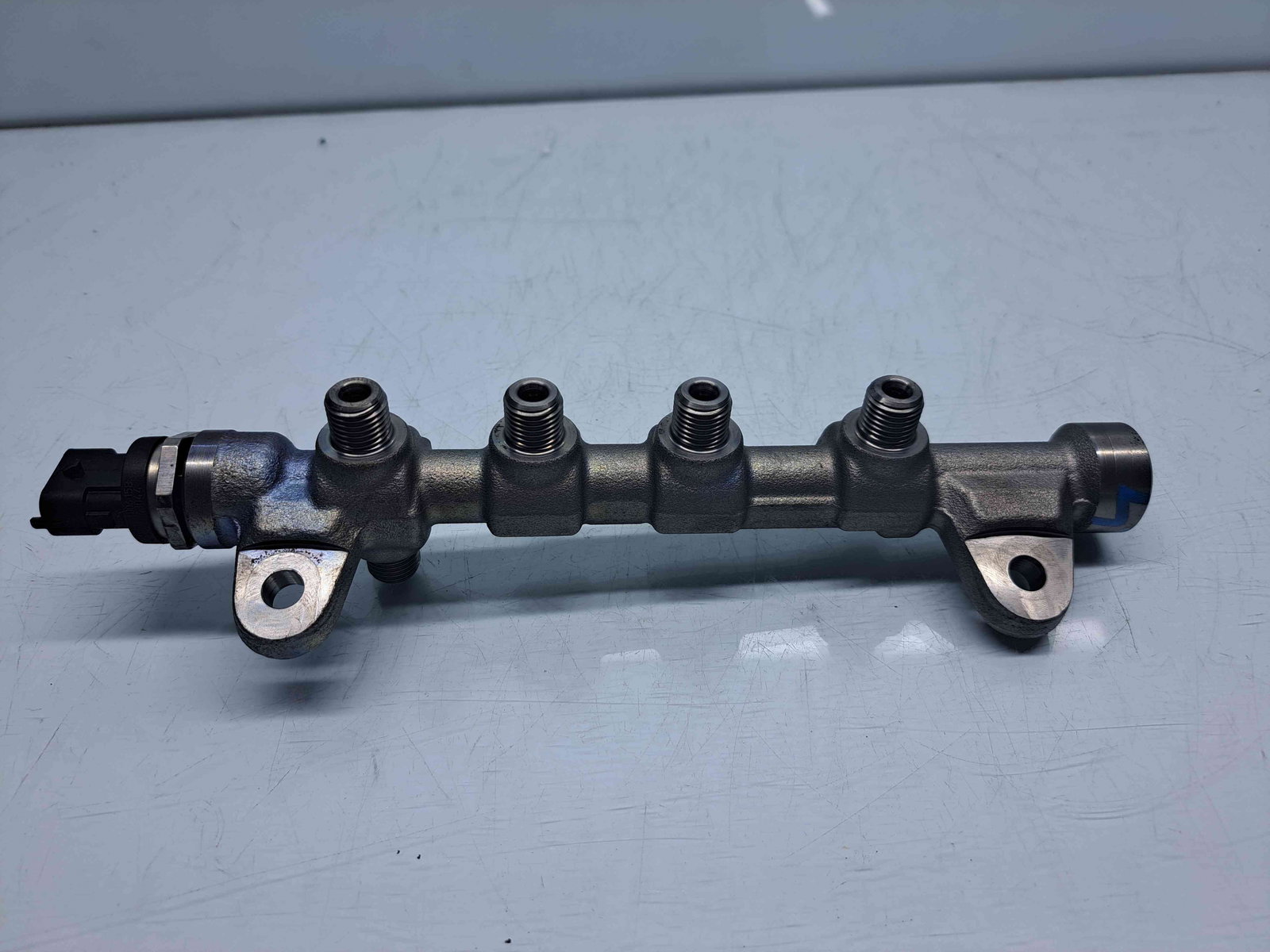 Rampa injectoare Opel Insignia A Facelift [Fabr 2008-2016] 55576177 2.0 CDTI A20DTH 120KW / 163CP - imagine 2