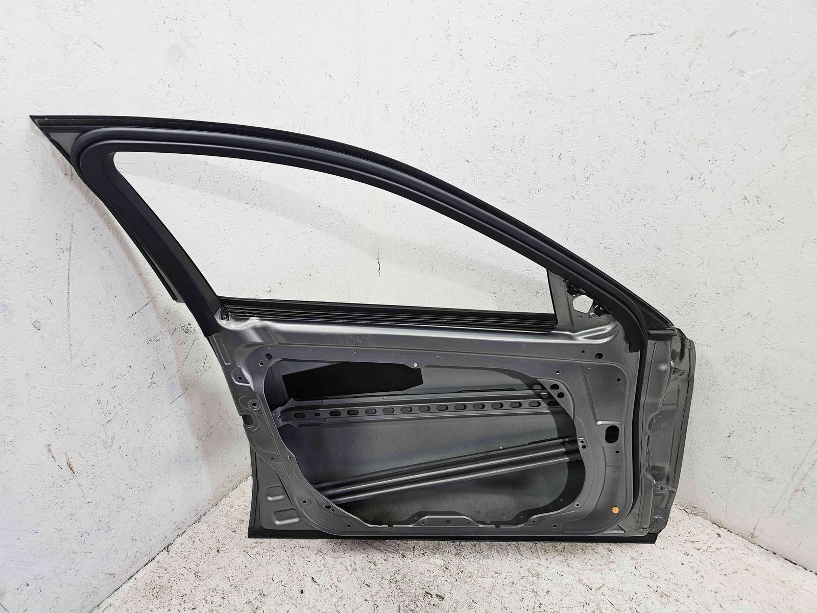 Usa stanga fata Mercedes Clasa E (W212) AMG [Fabr 2009-2016] 792 Argintiu Palladm - imagine 5