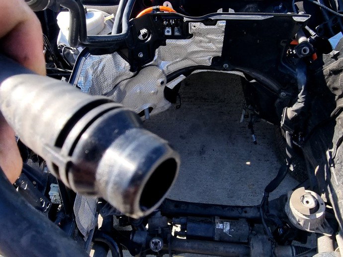 Furtun apa Mercedes Clasa C (W205) [Fabr 2014-prezent] A2055011500 2.0 Hibr 274920 210KW / 286CP