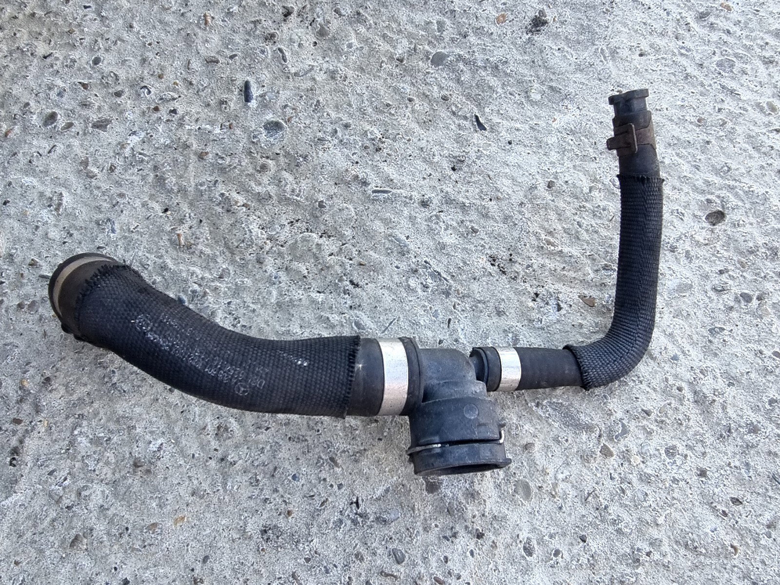 Furtun apa Mercedes Clasa C (W205) [Fabr 2014-prezent] a2055013882 2.0 Hibr 274920 210KW / 286CP - imagine 1