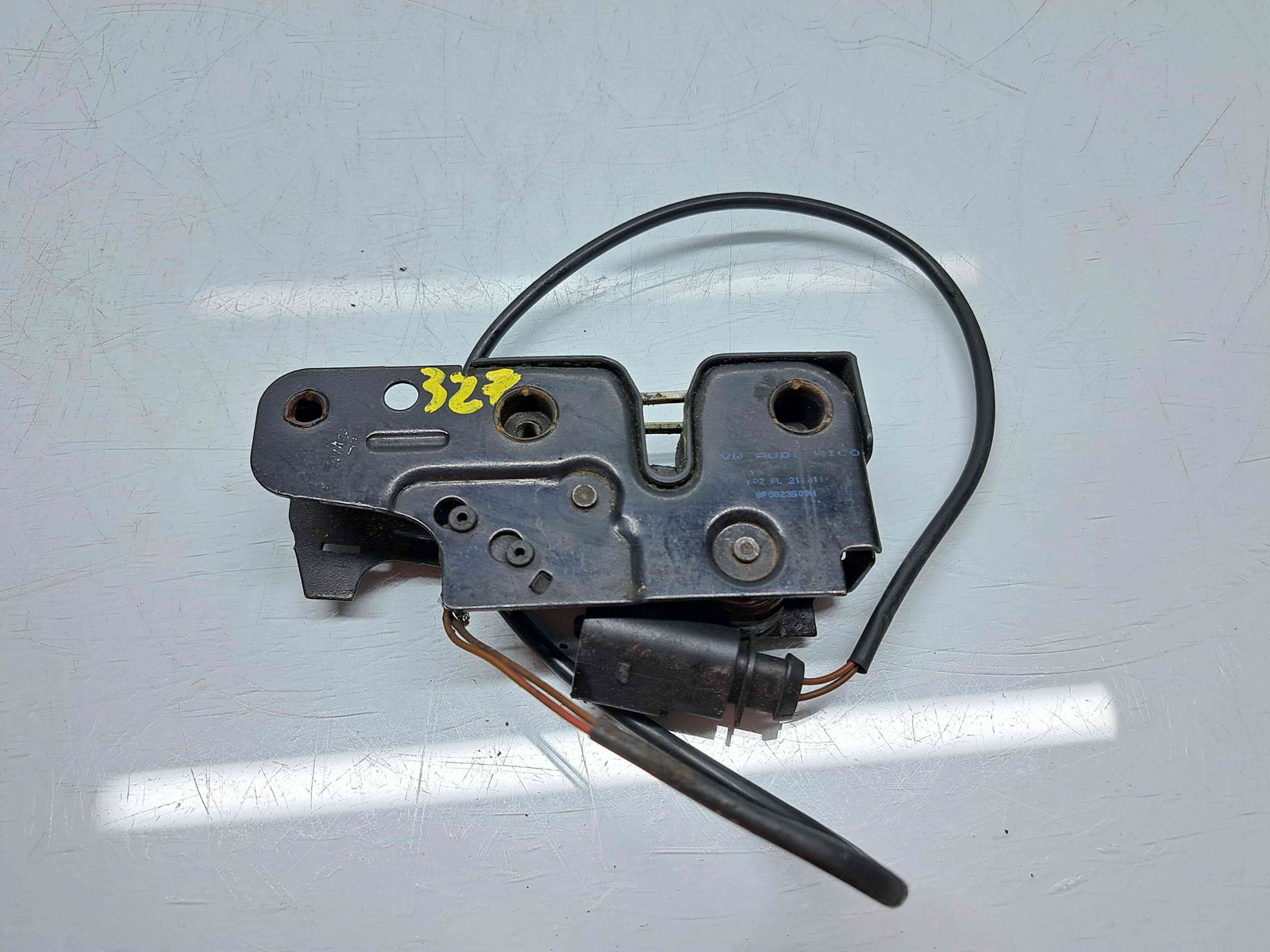 Broasca capota Audi A3 Sportback (8PA) [Fabr 2004-2013] Facelift 8P0823509H - imagine 1