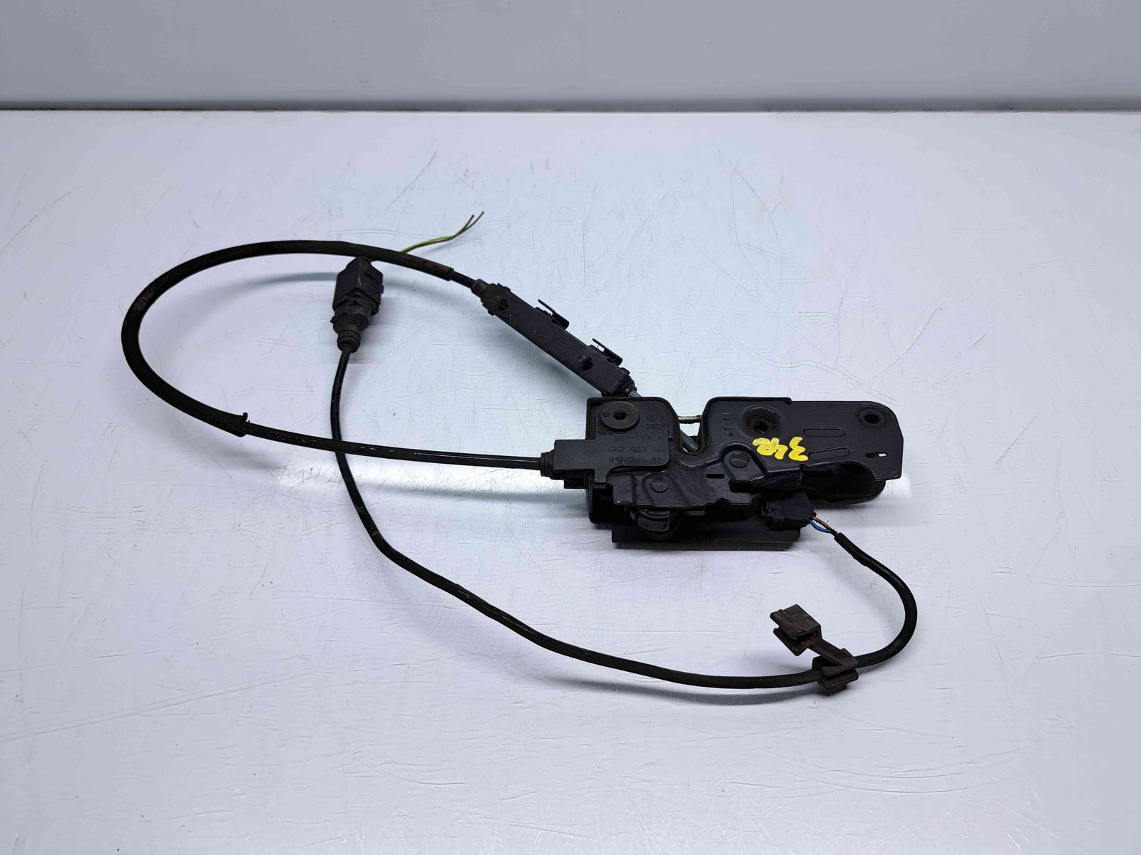 Broasca capota Audi A4 (8K2, B8.5) Facelift [Fabr 2008-2015] 8K2823746 - imagine 1