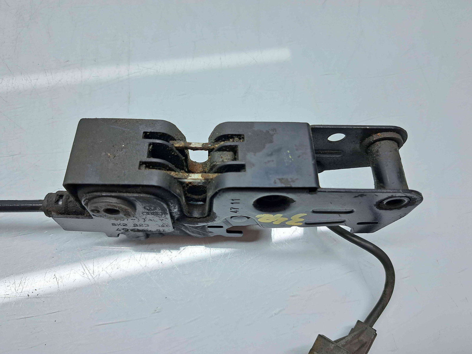 Broasca capota Audi A4 (8K2, B8.5) Facelift [Fabr 2008-2015] 8K2823746 - imagine 4