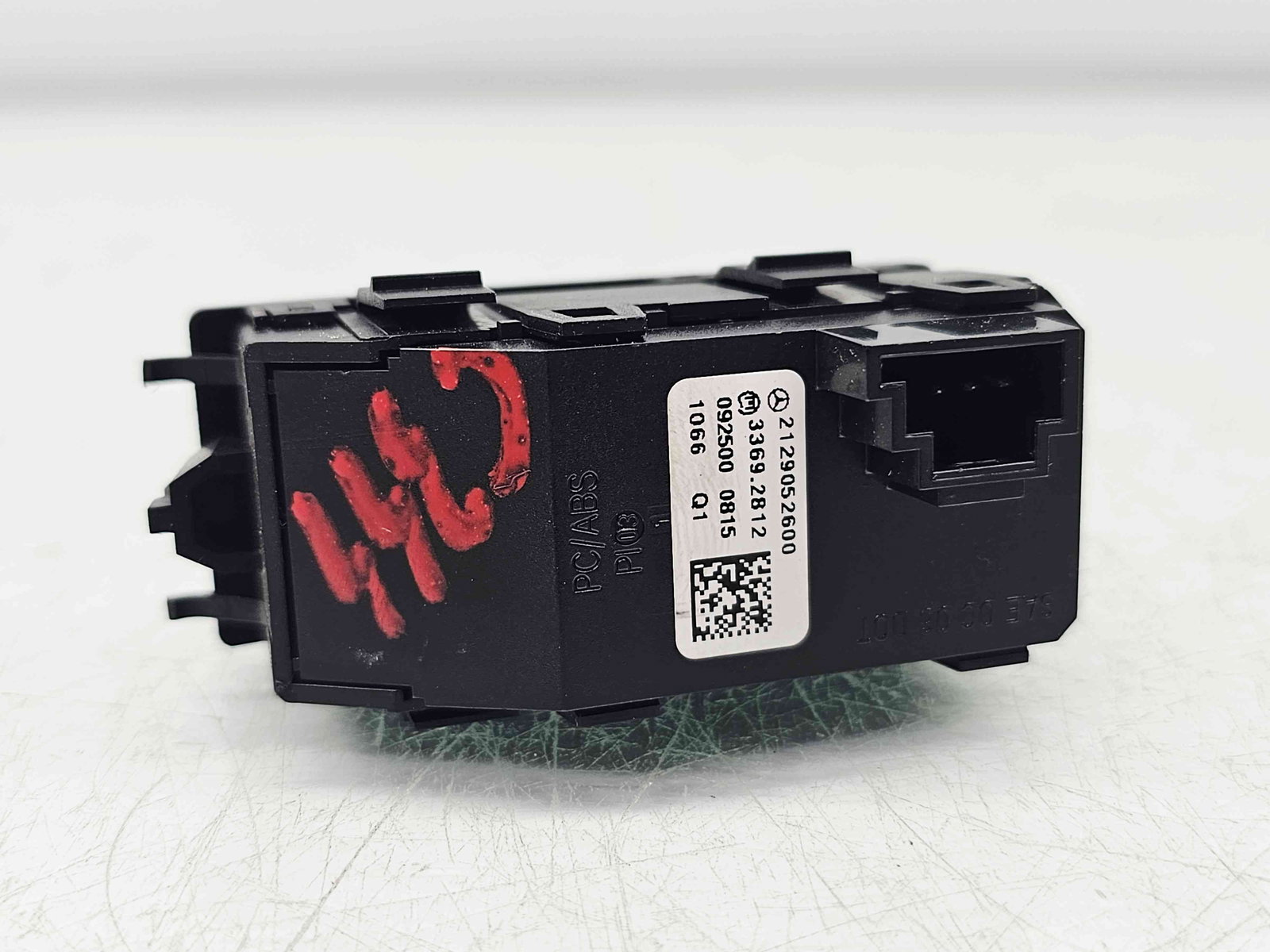 Buton avarii Mercedes Clasa E (W212) AMG [Fabr 2009-2016] 2129052600 - imagine 4