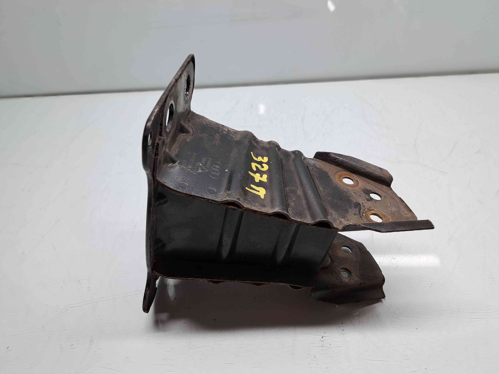 Cap lonjeron stanga Audi A3 Sportback (8PA) [Fabr 2004-2013] Facelift 8P0807133A - imagine 1