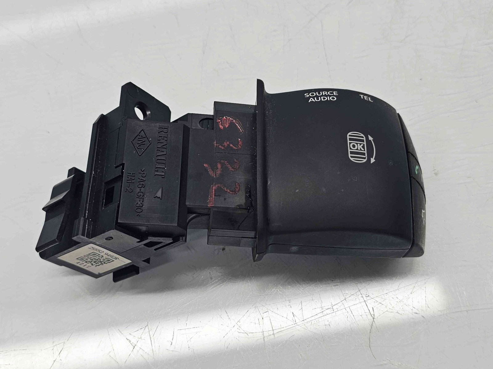 Comenzi volan Renault Scenic 3 (J95) Facelift [Fabr 2009-2015] 255529492R - imagine 1