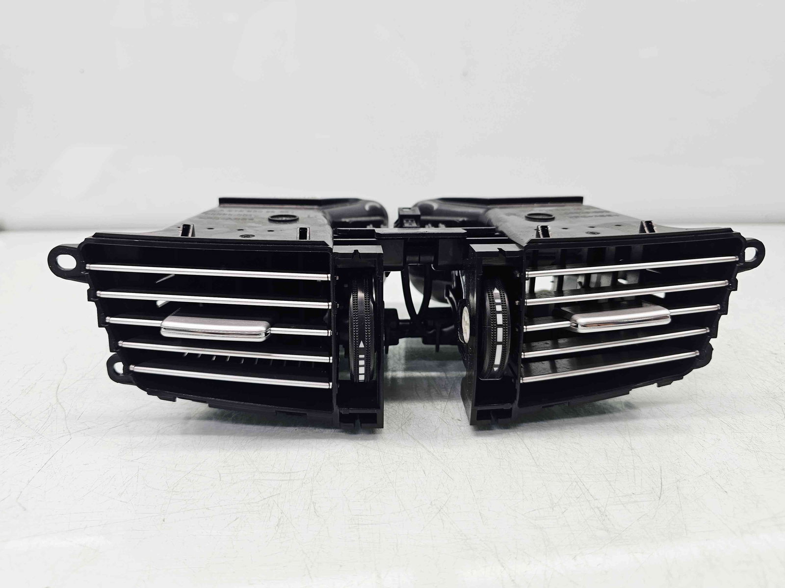 Grila aerisire centrala Mercedes Clasa E (W212) AMG [Fabr 2009-2016] A2128302554 - imagine 1