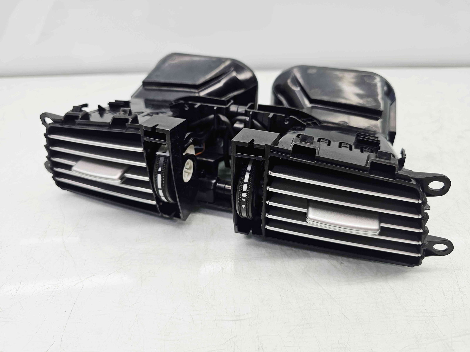 Grila aerisire centrala Mercedes Clasa E (W212) AMG [Fabr 2009-2016] A2128302554 - imagine 8