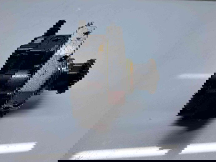 Pompa inalta presiune Mercedes Clasa E (W212) AMG [Fabr 2009-2016] A6420701001 / 0445010245 3.0 642852 170KW / 231CP