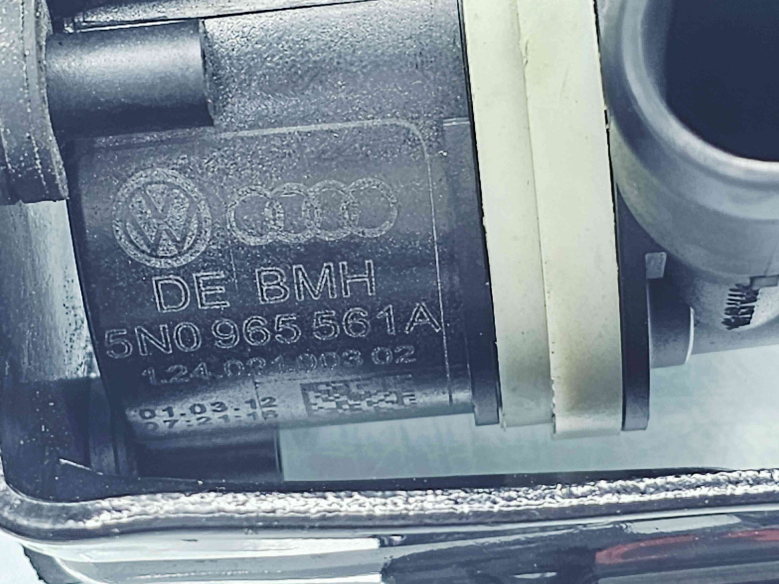 Pompa recirculare apa Audi A4 (8K2, B8.5) Facelift [Fabr 2008-2015] 5N0965561A 2.0 TDI CJCA 105KW / 143CP - imagine 2