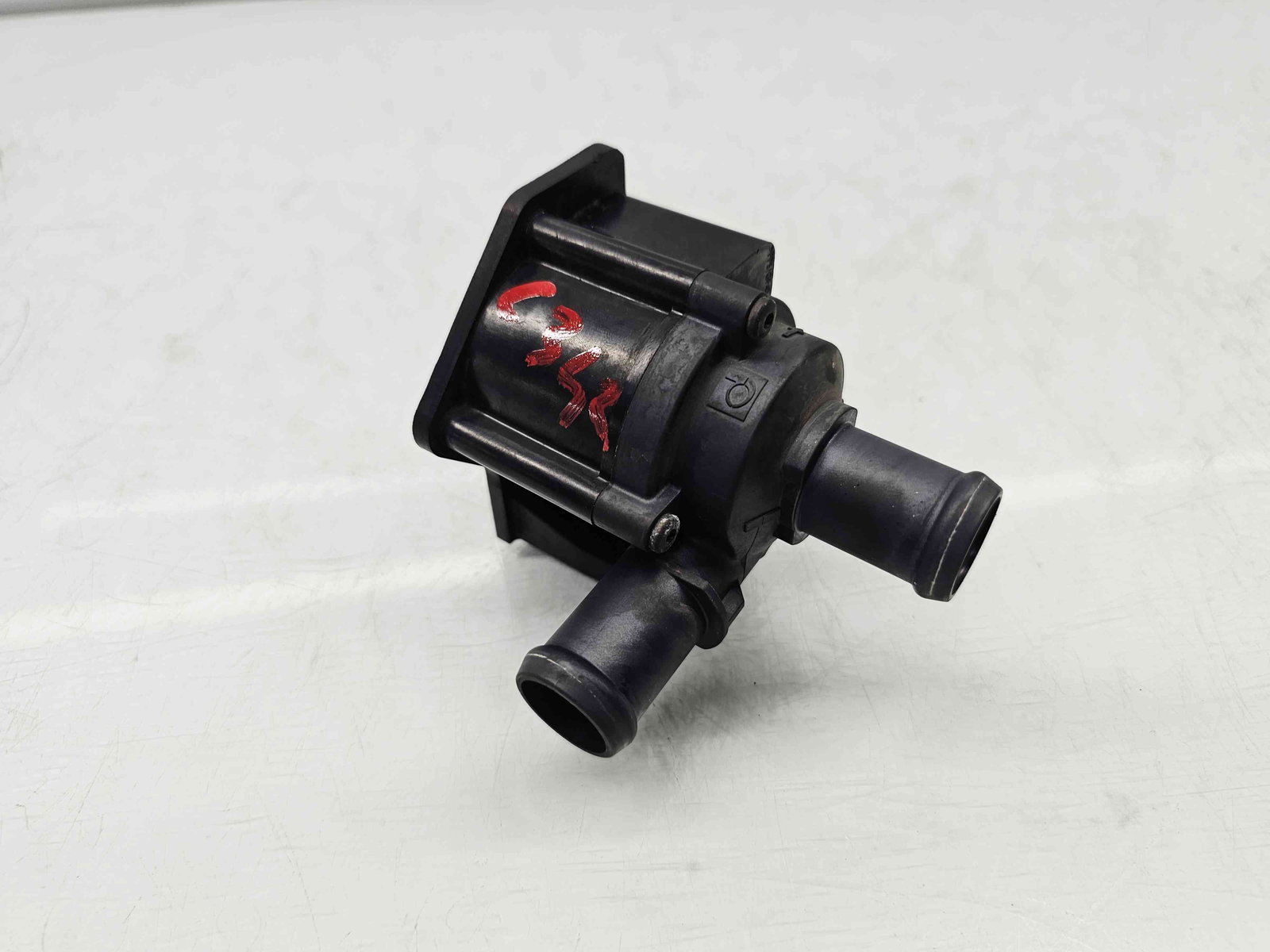 Pompa recirculare apa Audi A4 (8K2, B8.5) Facelift [Fabr 2008-2015] 06H121601J 2.0 TDI CJCA 105KW / 143CP - imagine 2