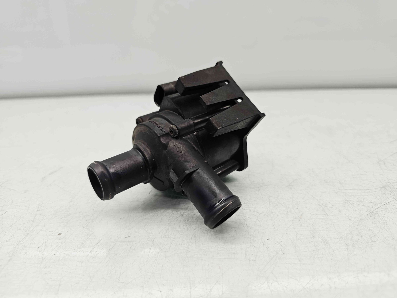 Pompa recirculare apa Audi A4 (8K2, B8.5) Facelift [Fabr 2008-2015] 06H121601J 2.0 TDI CJCA 105KW / 143CP - imagine 5