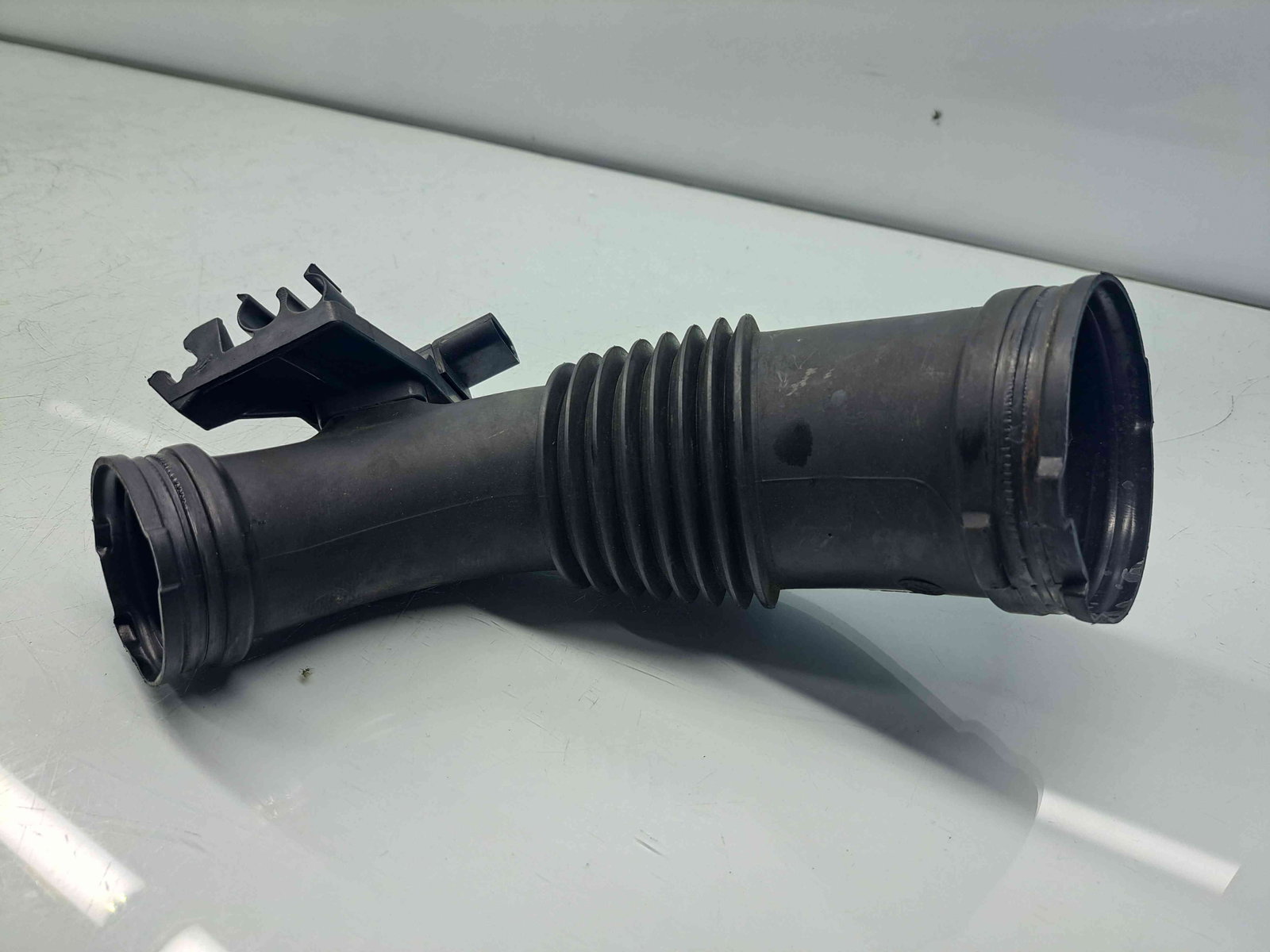 Tub admisie aer Audi A5 (8T3) [Fabr 2007-2015] 059129627 3.0 TDI CCWA 176KW / 239CP - imagine 2