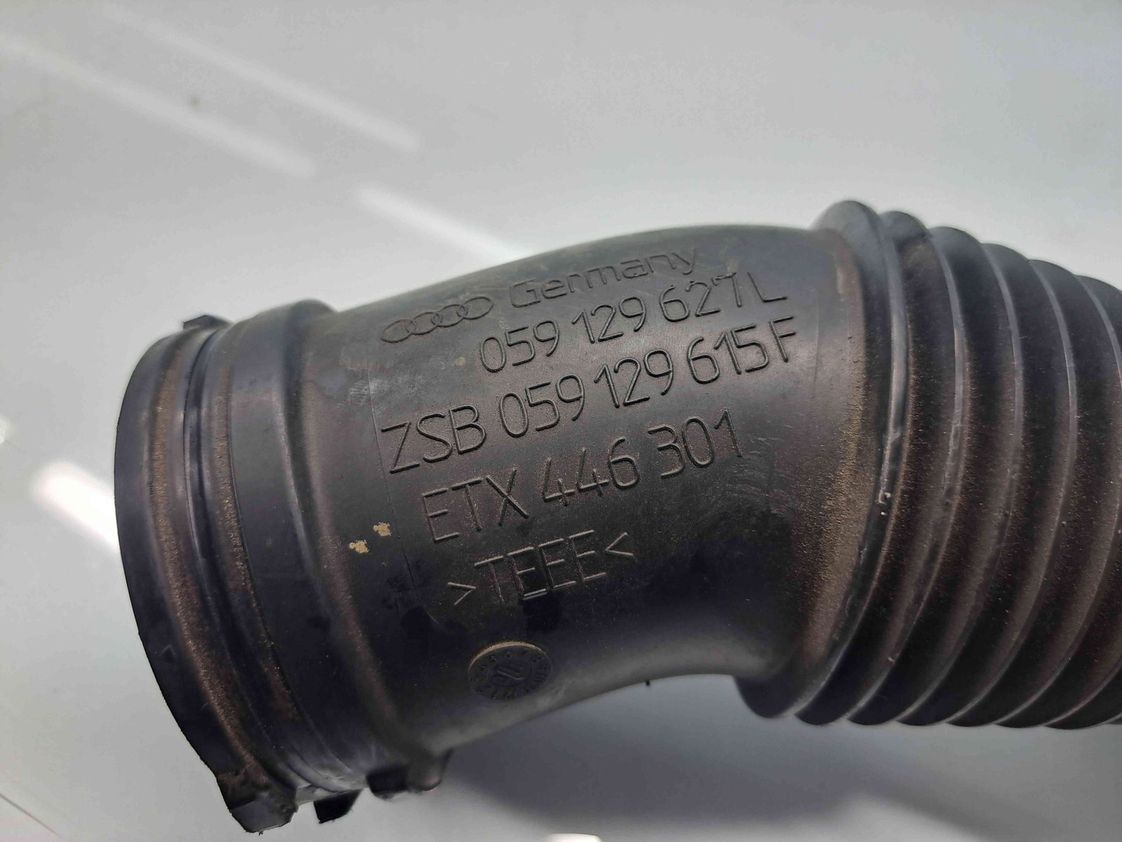 Tub admisie aer Audi A5 (8T3) [Fabr 2007-2015] 059129627 3.0 TDI CCWA 176KW / 239CP - imagine 5