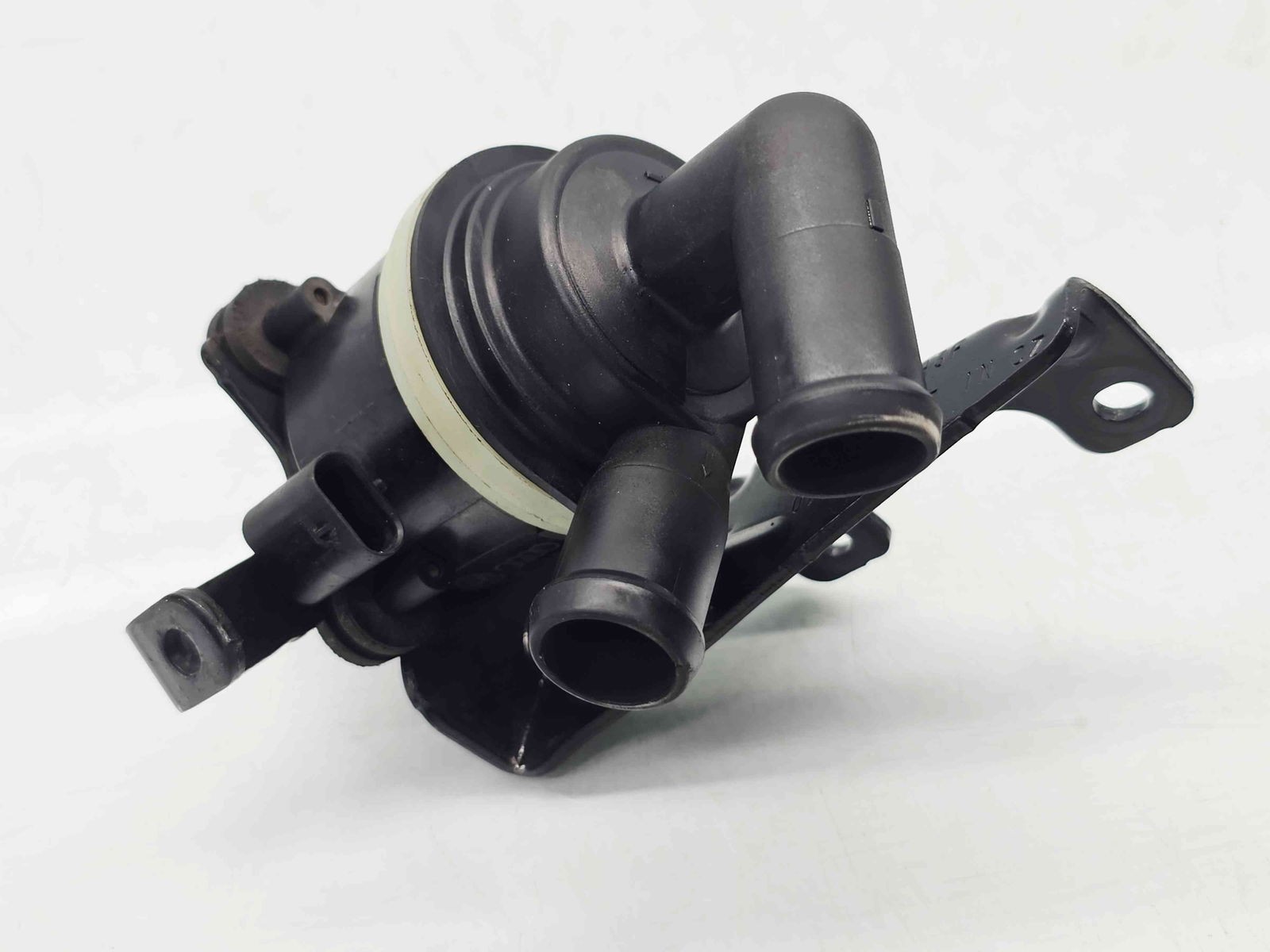 Pompa recirculare apa Volkswagen Tiguan (5N) [Fabr 2007-2016] 5N0965561A 2.0 TDI CJCA 105KW / 143CP - imagine 2