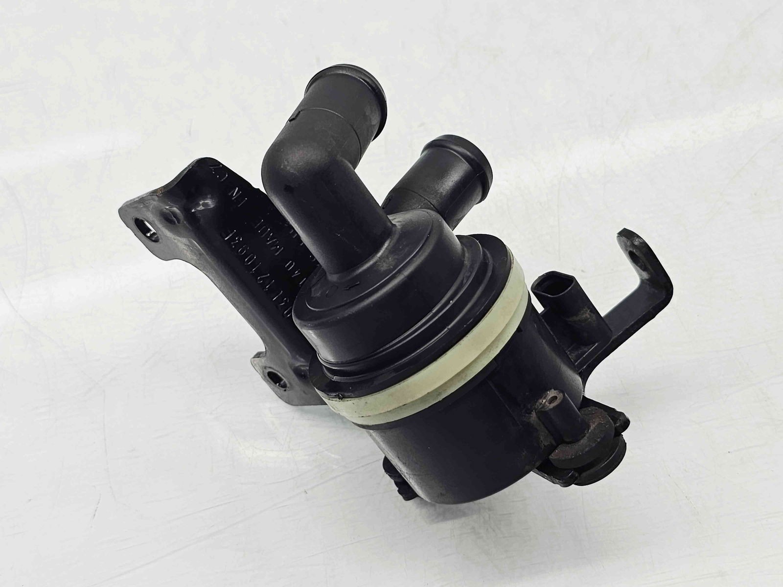 Pompa recirculare apa Volkswagen Jetta 4 (6Z) [Fabr 2011-2017] 5N0965561A 2.0 TDI CJCA 105KW / 143CP - imagine 3