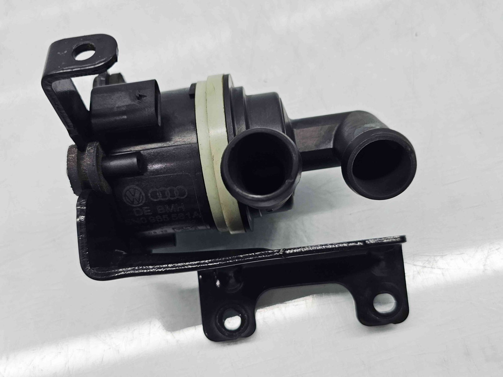 Pompa recirculare apa Volkswagen Jetta 4 (6Z) [Fabr 2011-2017] 5N0965561A 2.0 TDI CJCA 105KW / 143CP - imagine 4