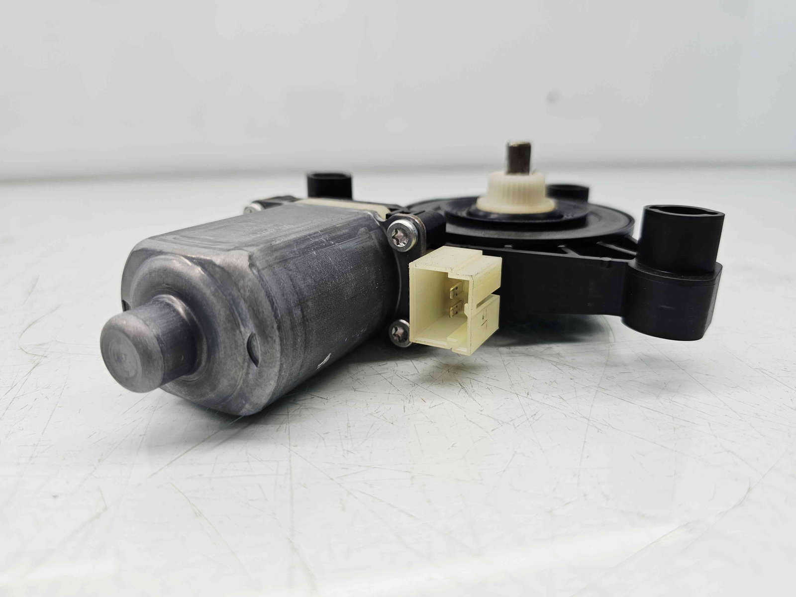 Motoras geam dreapta fata Skoda Octavia 3 (5E3) Facelift [Fabr 2012-2020] 5Q0959802B - imagine 2