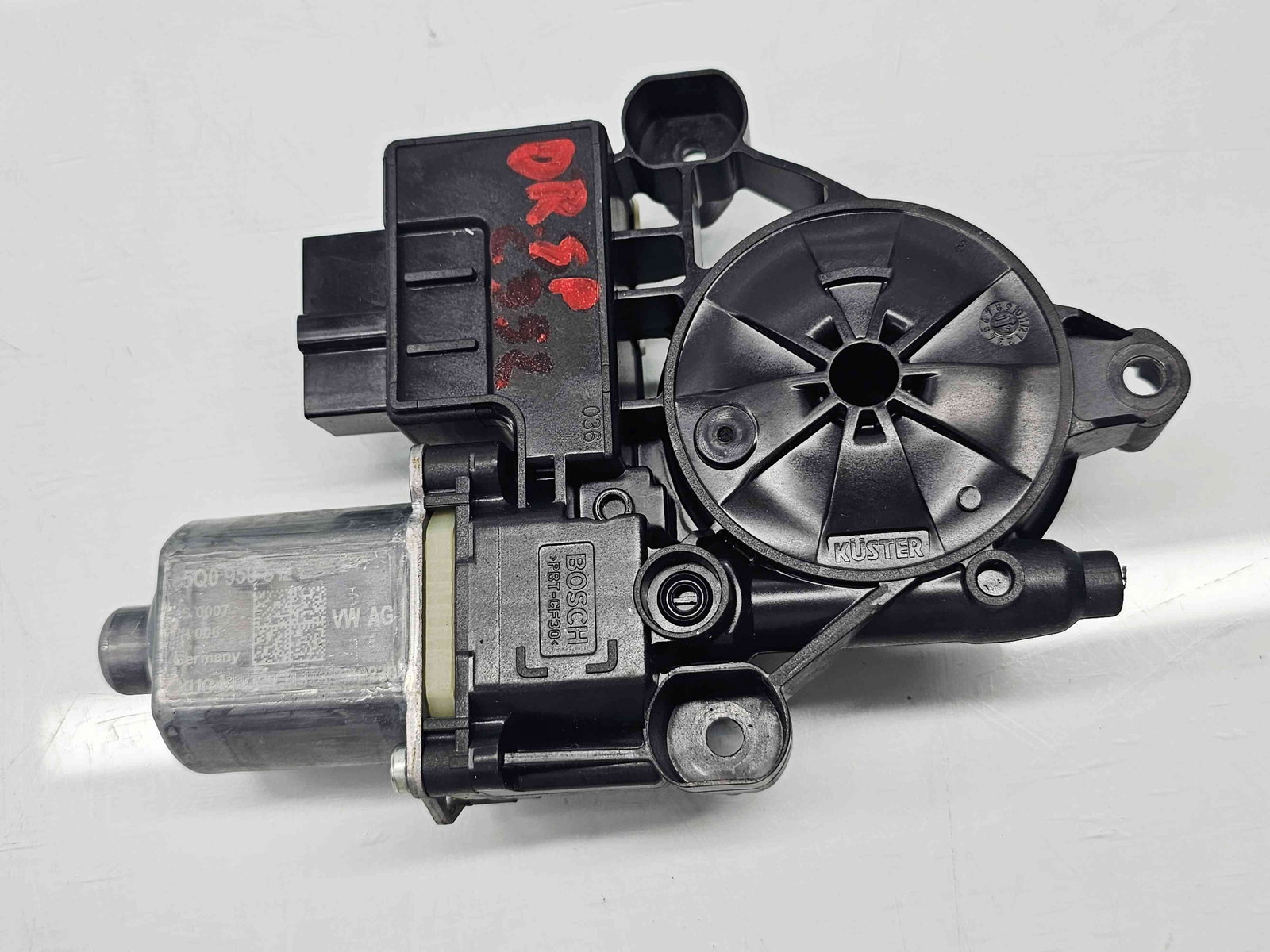 Motoras geam dreapta spate Skoda Octavia 3 (5E3) Facelift [Fabr 2012-2020] 5Q0959812E - imagine 1