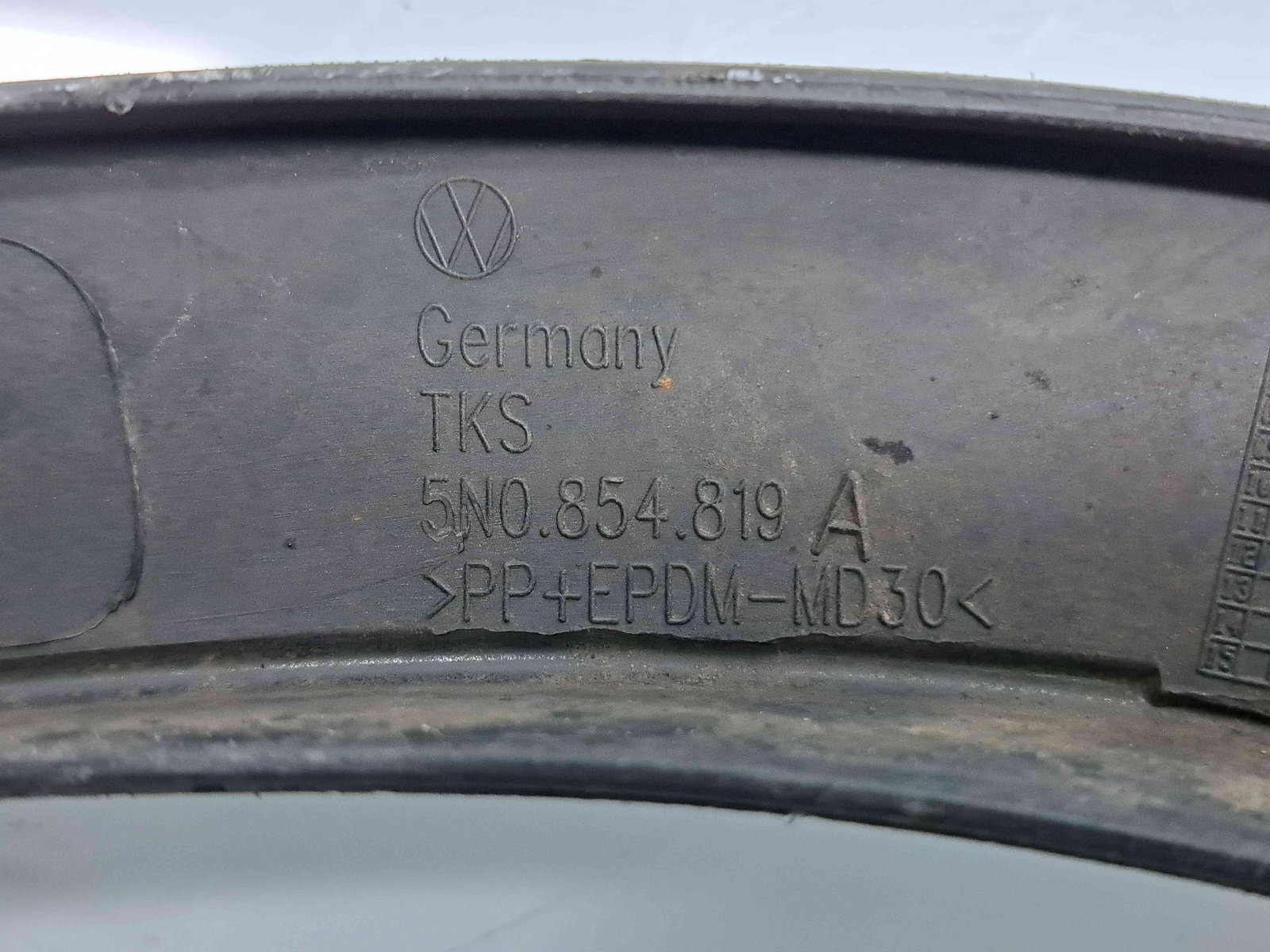 Ornament aripa stanga spate Volkswagen Tiguan (5N) [Fabr 2007-2016] 5N0854819A - imagine 3