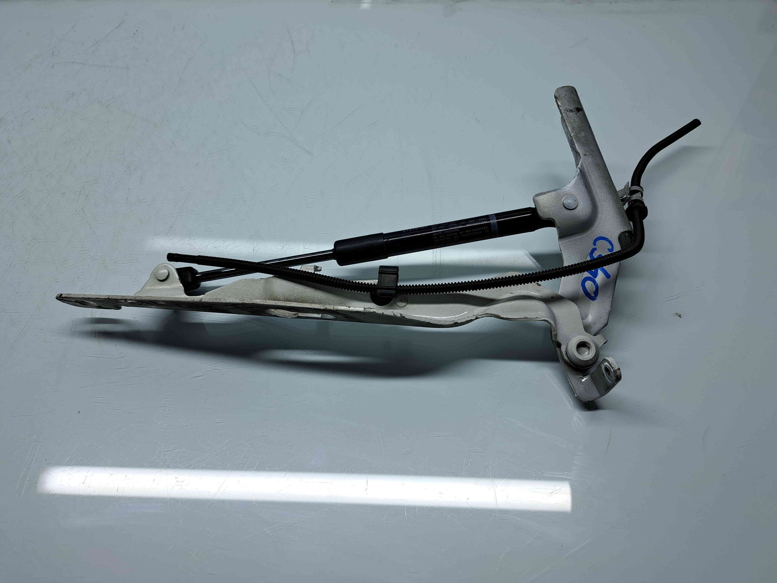 Set balamale capota Volvo V60 [Fabr 2010-2018] 31385812 / 31385813 - imagine 3