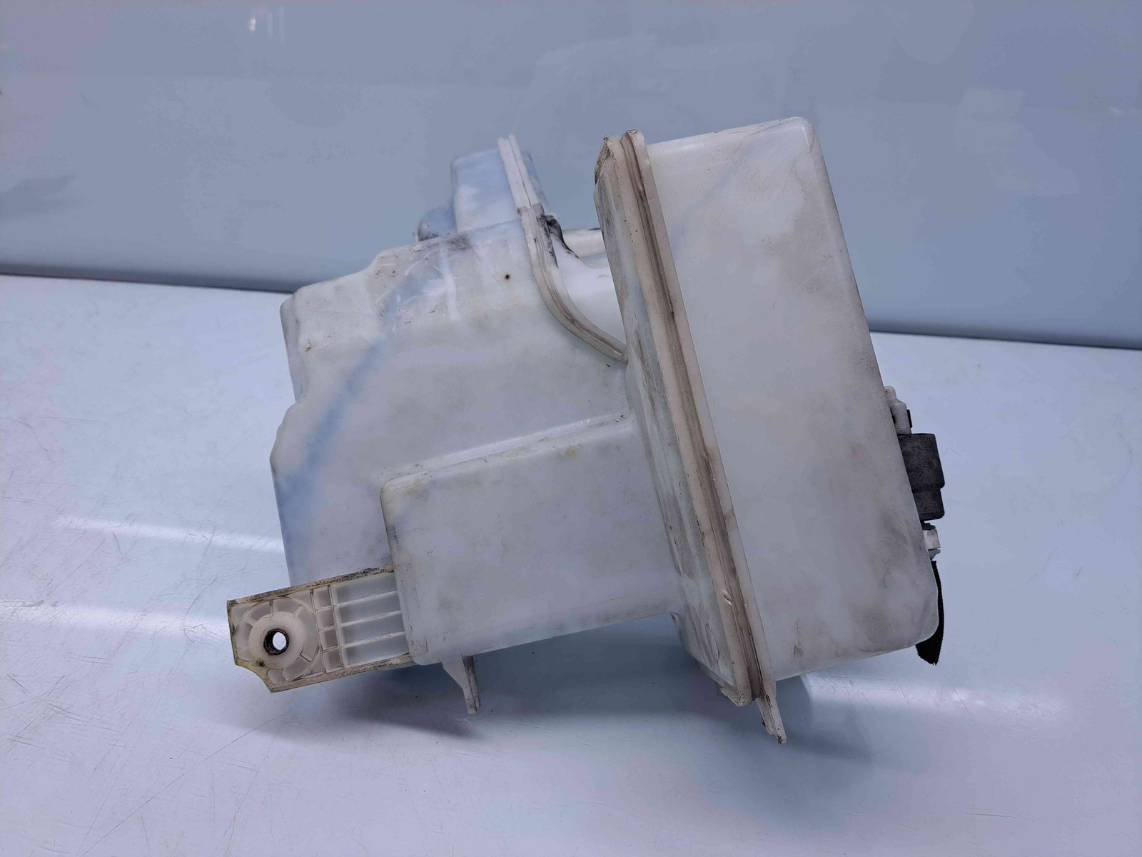 Vas lichid parbriz Volkswagen Passat B7 (362) [Fabr 2010-2014] 3AA955453 - imagine 3