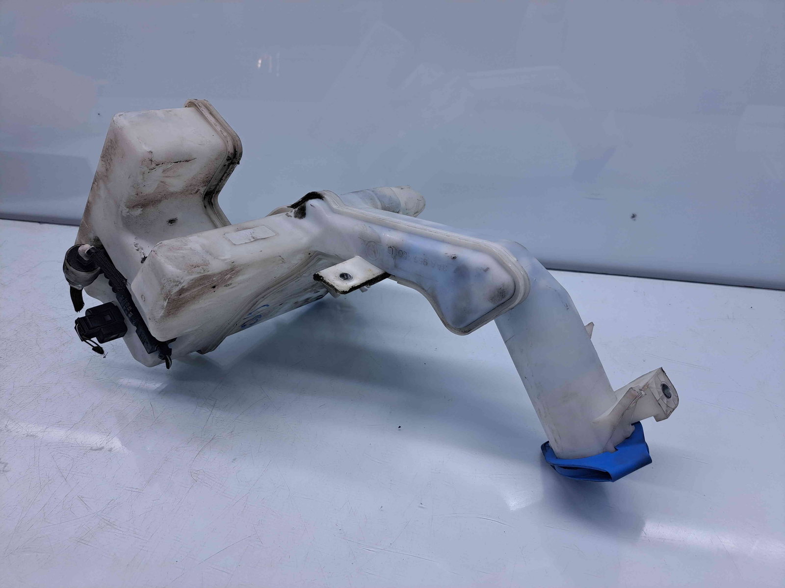 Vas lichid parbriz Volkswagen Passat B7 (362) [Fabr 2010-2014] 3AA955453 - imagine 4