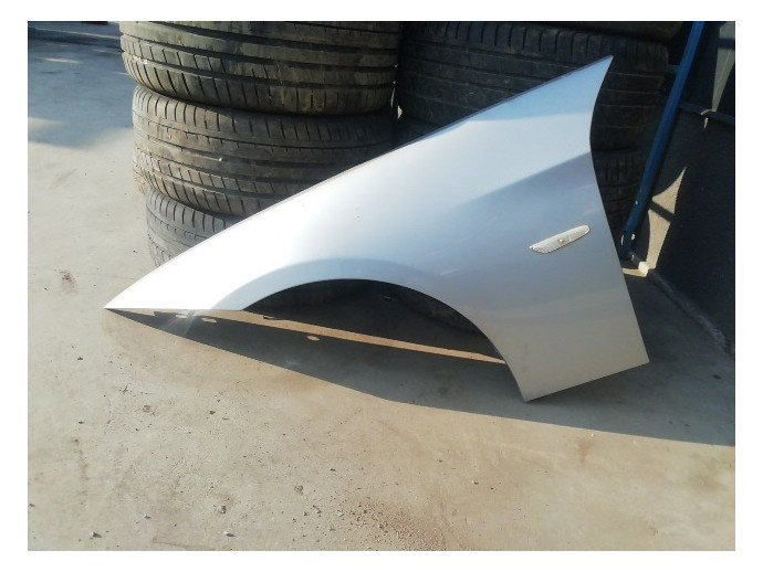 Aripa stanga fata BMW Seria 3 320 [E90] 2.0 TDI M47 354 2005-2011