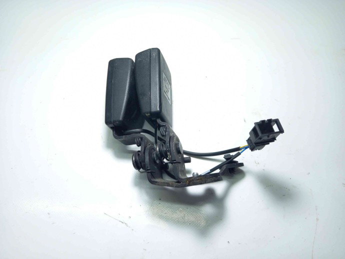 Capsa centura stanga spate 8V0857739 Skoda Octavia 1.6 CLHA 2012-2022