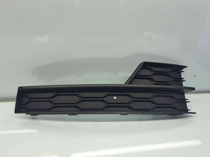 Grila proiector dreapta Skoda Octavia 3 (5E3) Facelift [Fabr 2012-2020] 5E0941700