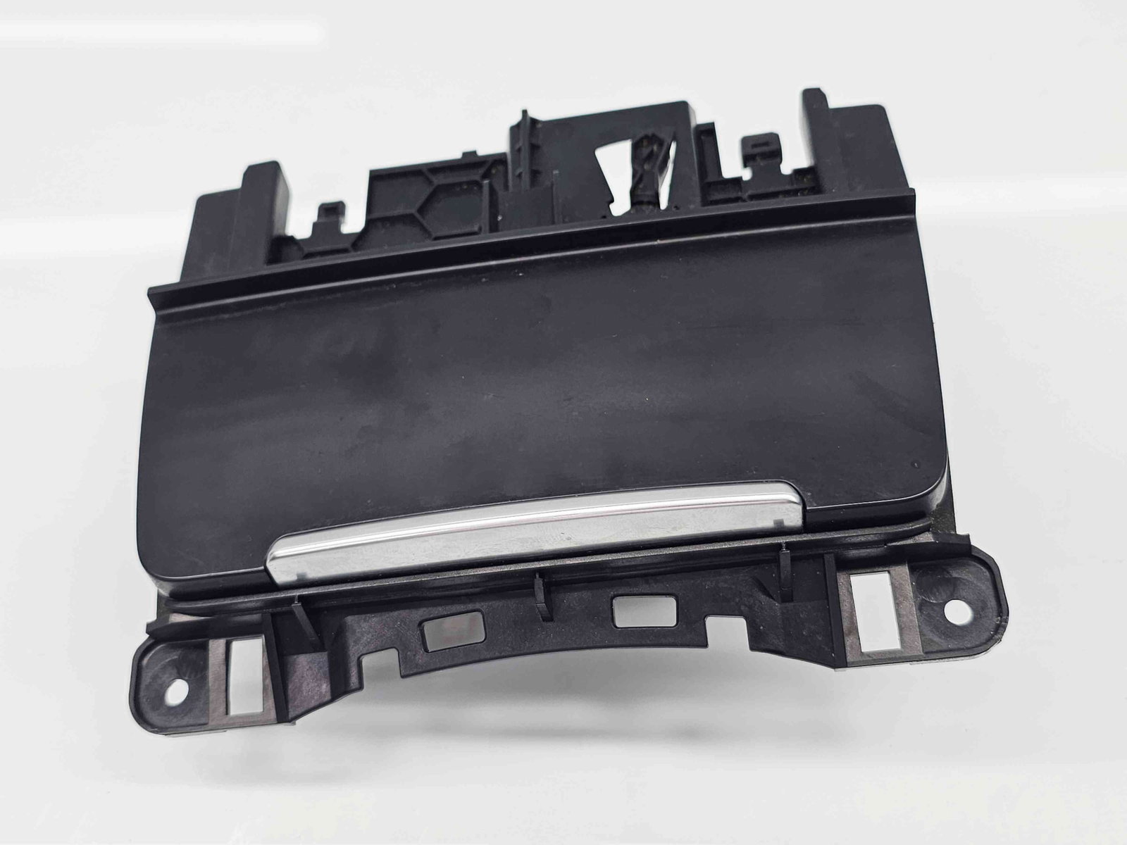 Scrumiera Audi A4 (8K2, B8.5) Facelift [Fabr 2008-2015] 8K0857951 - imagine 1