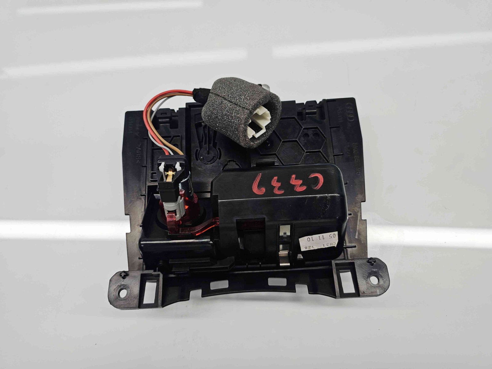 Scrumiera Audi A4 (8K2, B8.5) Facelift [Fabr 2008-2015] 8K0857951 - imagine 3