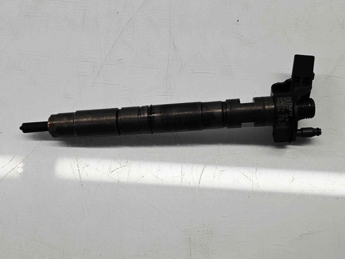 Injector  Volkswagen Passat B6 (3C2) [Fabr 2005-2010] 03L130277 2.0 TDI CAGA 105KW / 143CP