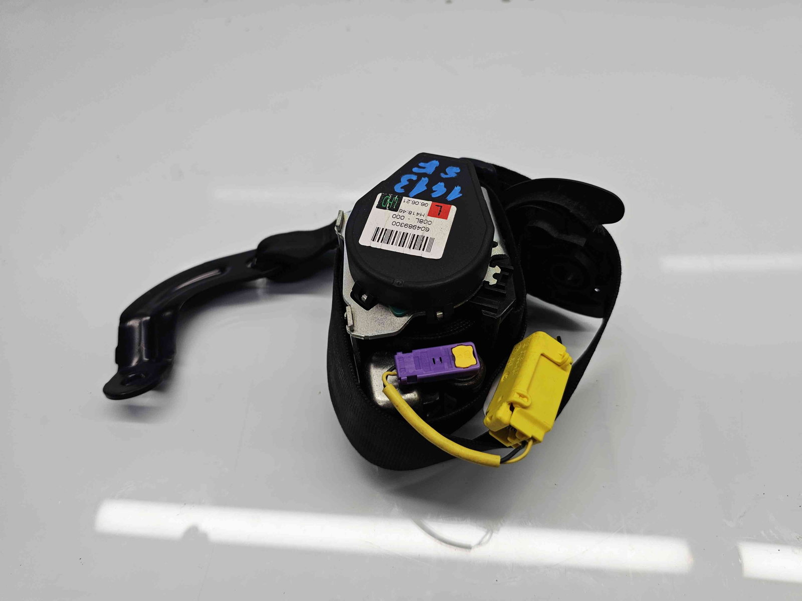 Centura stanga fata Volkswagen Golf 5 Plus (5M1) [Fabr 2005-2008] 5M1857705 - imagine 2