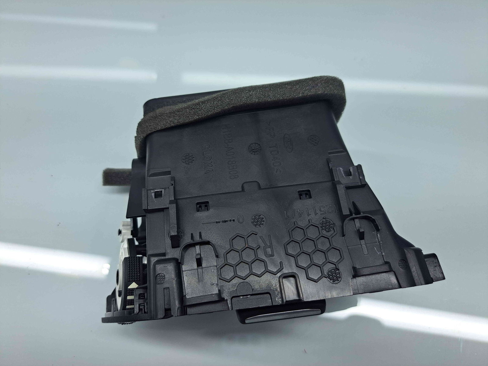 Grila aerisire dreapta Ford Fiesta 8 [Fabr 2017-2025] OEM - imagine 4