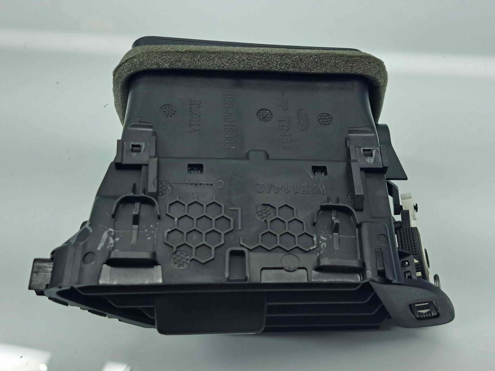 Grila aerisire stanga Ford Fiesta 8 [Fabr 2017-2025] OEM - imagine 5