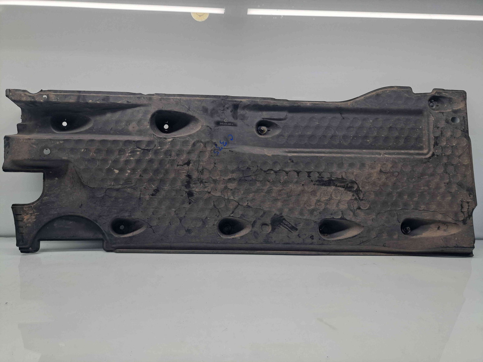 Scut lateral dreapta Volkswagen Tiguan (5N) [Fabr 2007-2016] 5N0825202