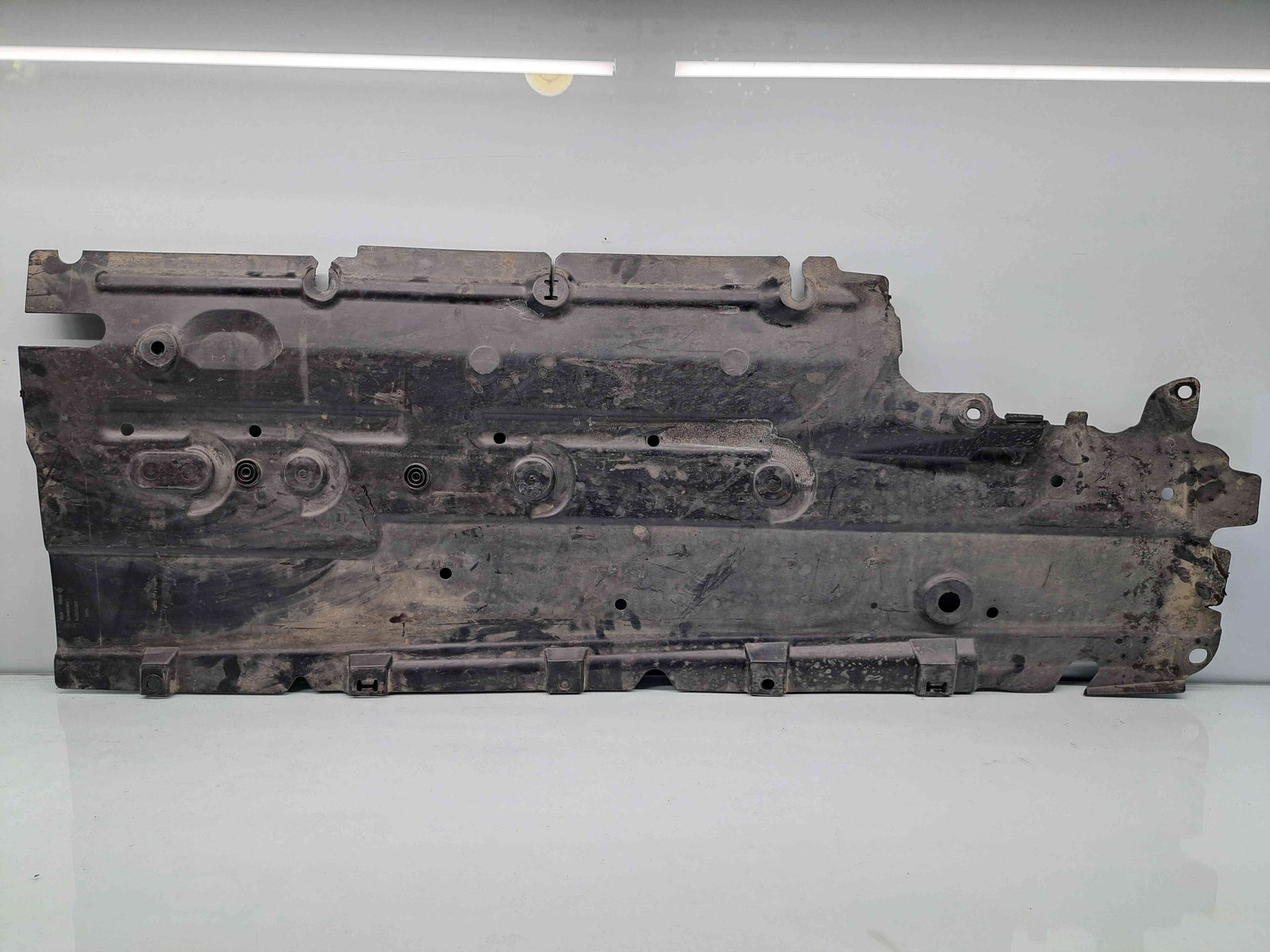 Scut lateral stanga Dacia Jogger facelift [Fabr 2021-2025] 748157227R - imagine 1