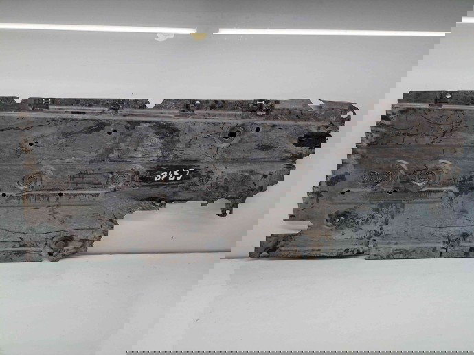 Scut lateral stanga Dacia Jogger facelift [Fabr 2021-2025] 748157227R